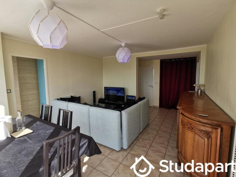 Chambre - 9 m² - 1 pièce