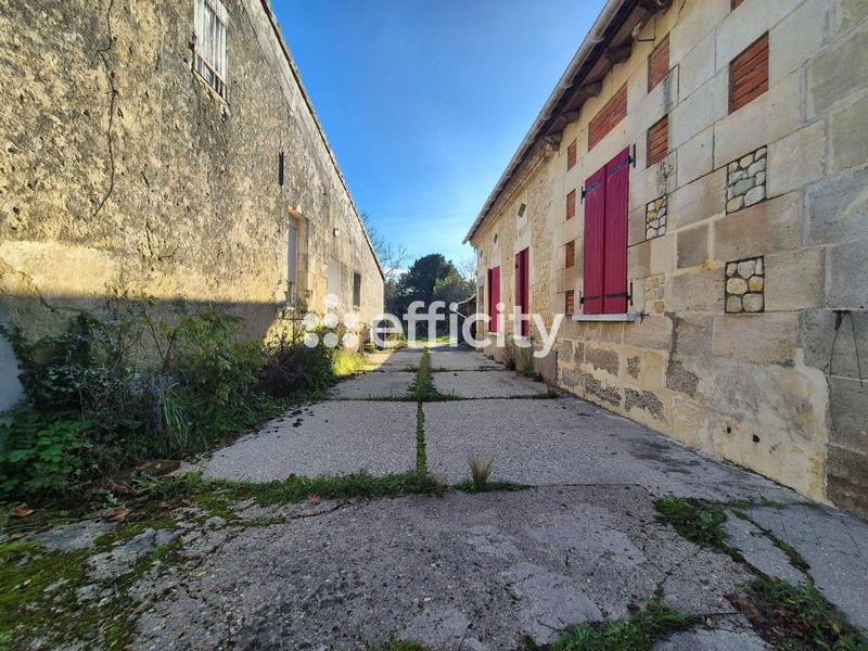 Maison - 235 m² - 9 pièces