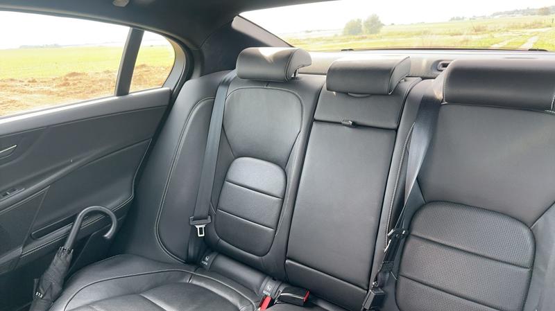 Jaguar Xe I 2.0 d 180 Bva R-Sport - Automatique