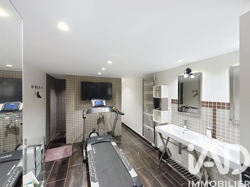 Maison - 260 m² - 7 pièces