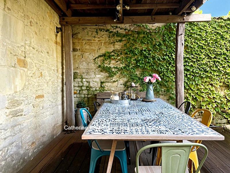 Maison - 235 m² - 9 pièces