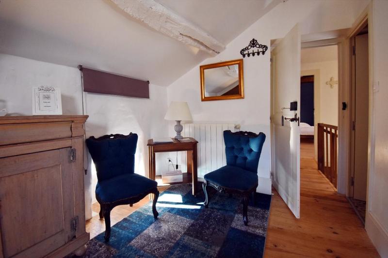 Maison - 328 m² - 12 pièces