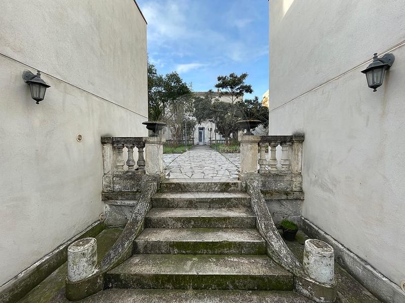 Immeuble - 242 m² - 14 pièces