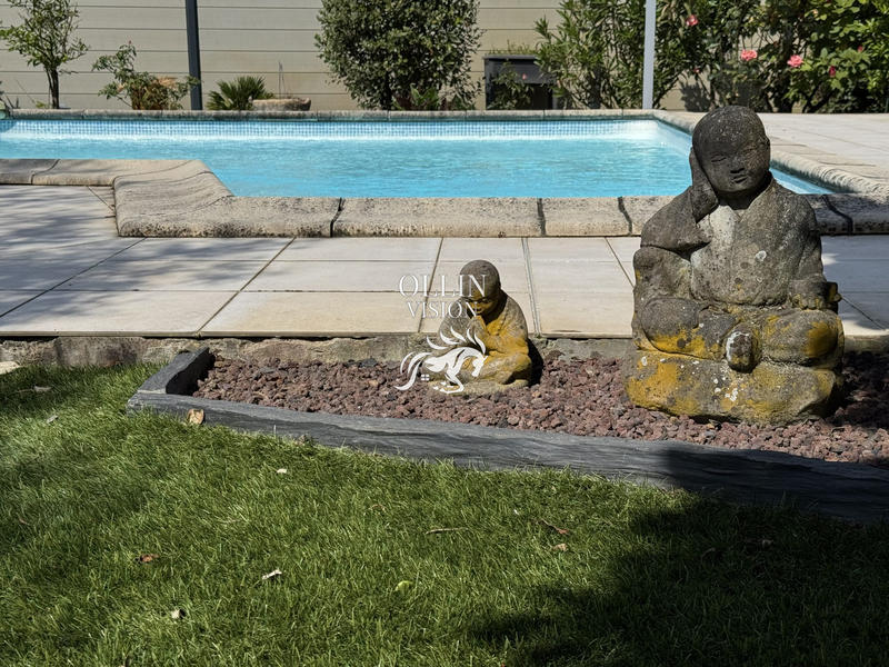 Villa - 208 m² - 9 pièces