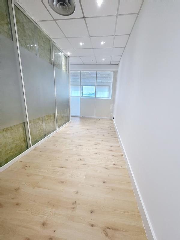 Bureau - 135 m² - 7 pièces