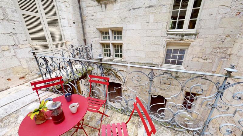 Appartement - 95 m² - 6 pièces