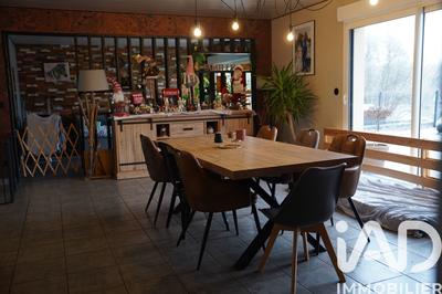 Maison - 185 m² - 7 pièces