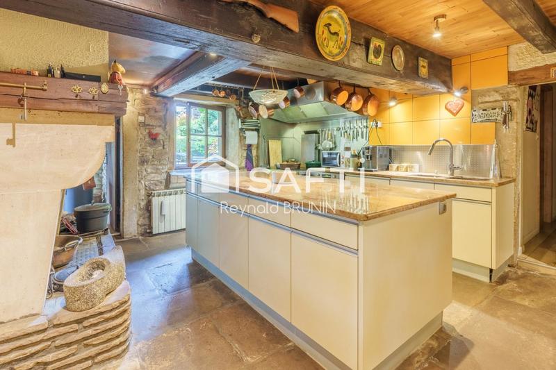 Maison - 309 m² - 7 pièces