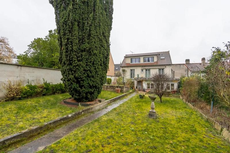 Maison - 128 m² - 7 pièces