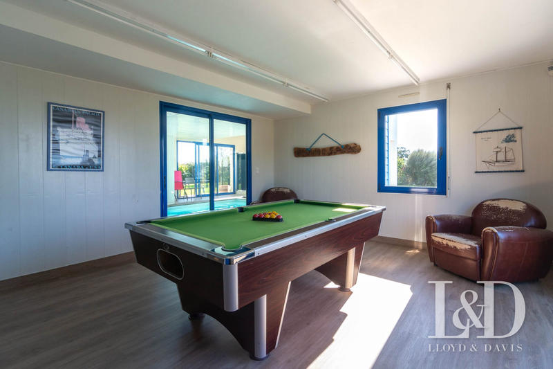 Maison contemporaine - 204 m² - 6 pièces