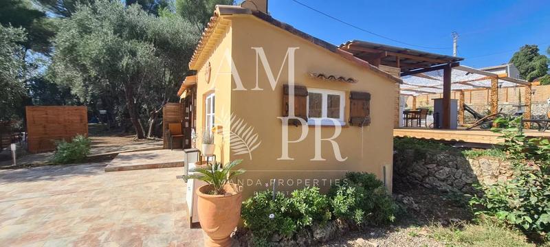 Maison - 200 m² - 8 pièces