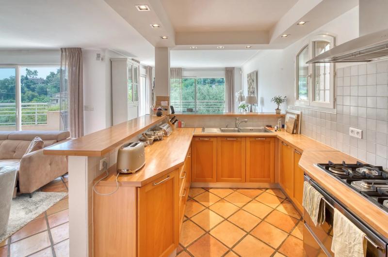 Villa - 221 m² - 5 pièces