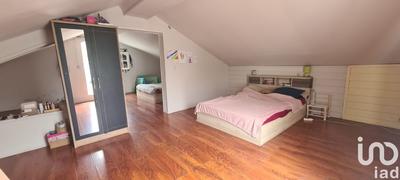 Maison - 275 m² - 12 pièces