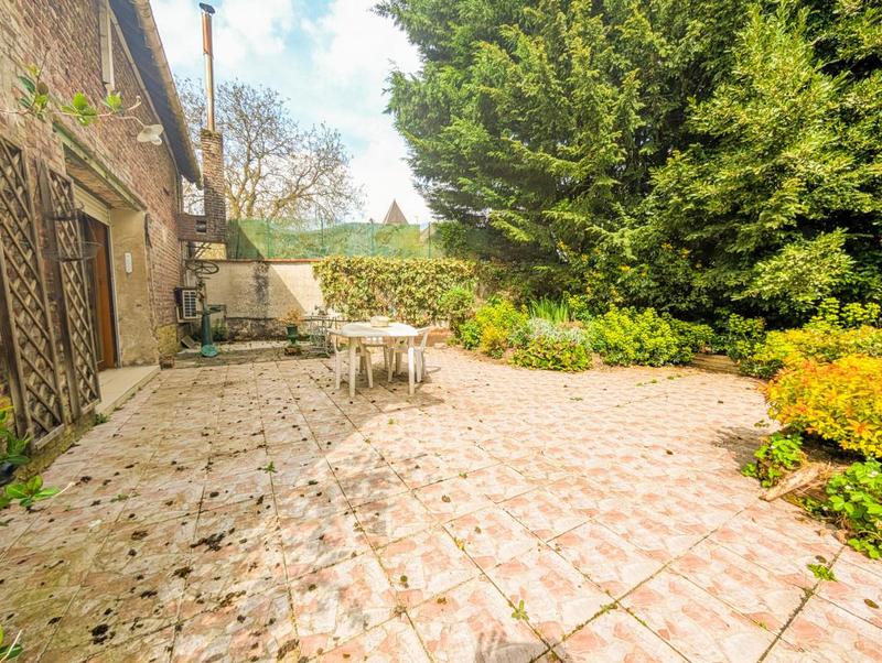 Propriété - 325 m² - 13 pièces