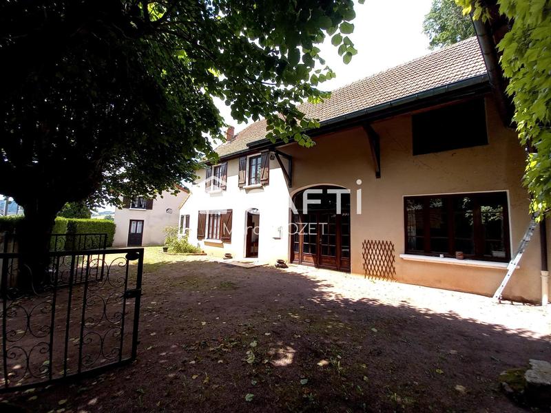 Maison - 207 m² - 6 pièces