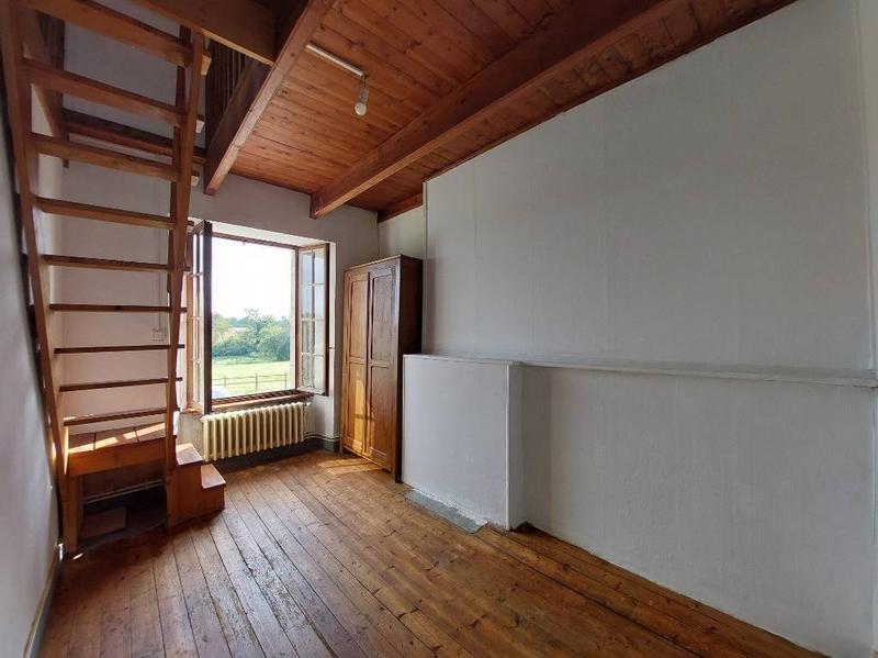 Maison - 93 m² - 7 pièces