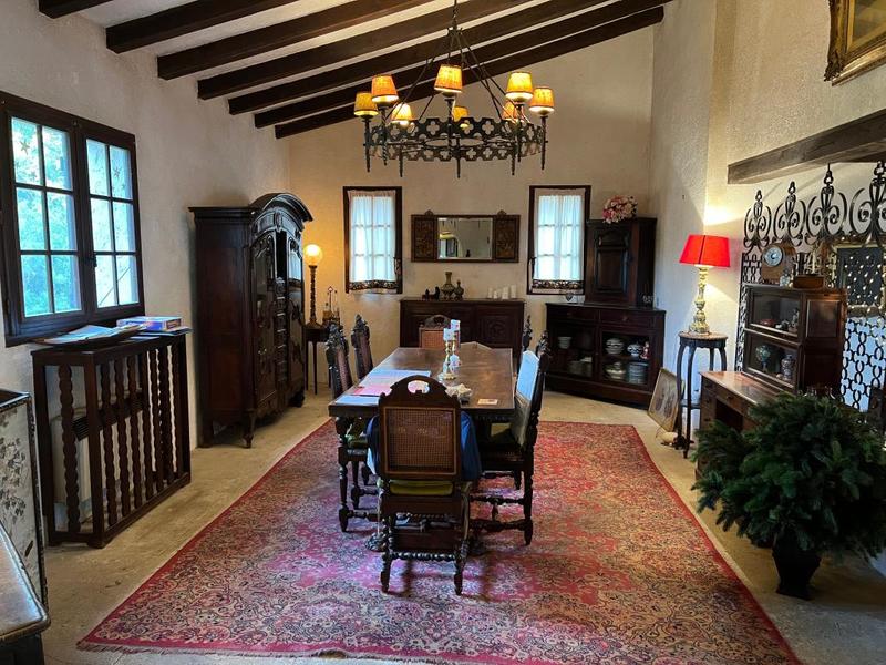 Maison - 300 m² - 6 pièces