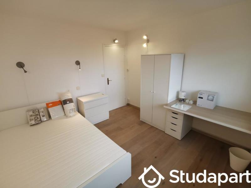 Chambre - 10 m² - 1 pièce