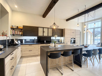 Maison - 264 m² - 7 pièces