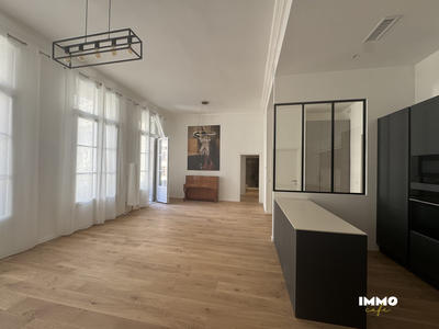 Appartement - 99 m² - 4 pièces