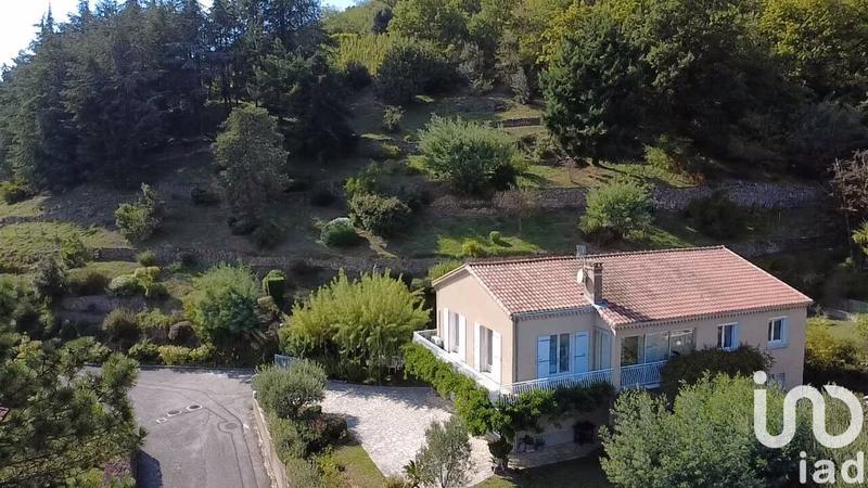 Maison - 209 m² - 6 pièces