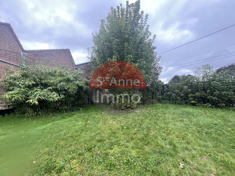 Maison - 950 m² - 2 pièces