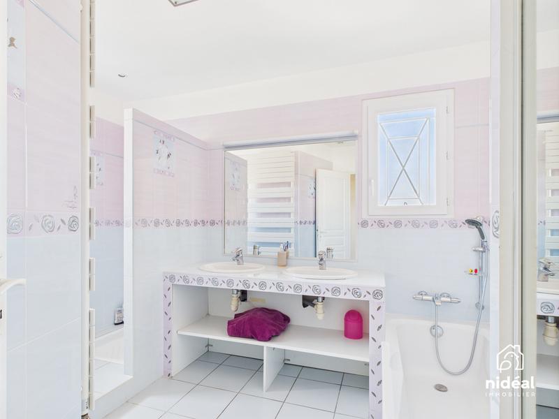 Villa - 172 m² - 5 pièces