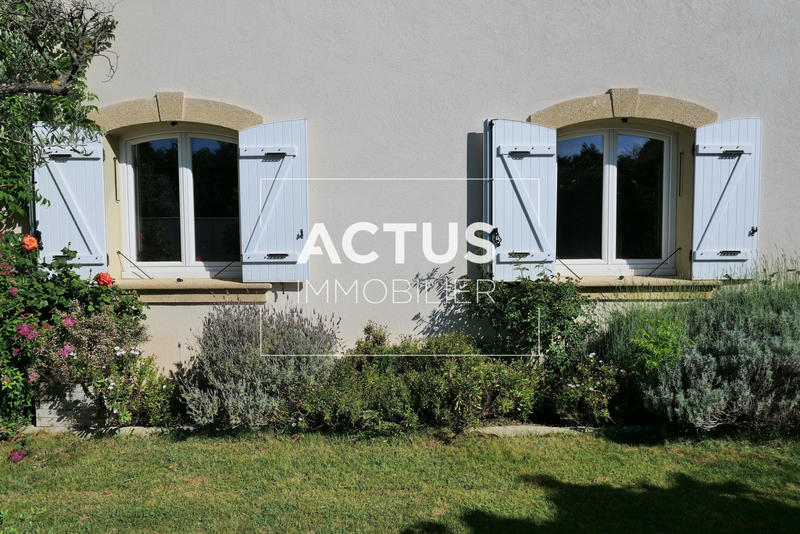 Maison - 227 m² - 10 pièces