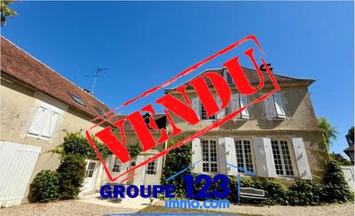 Maison - 211 m² - 8 pièces