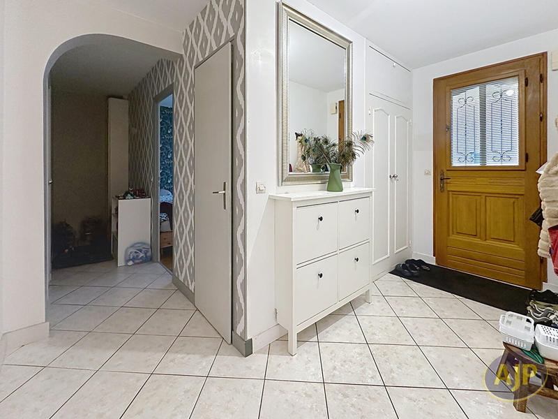 Maison - 143 m² - 6 pièces