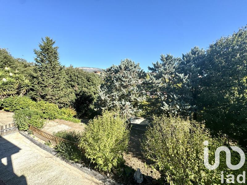 Maison - 238 m² - 10 pièces