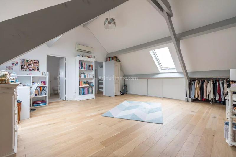 Maison - 181 m² - 8 pièces