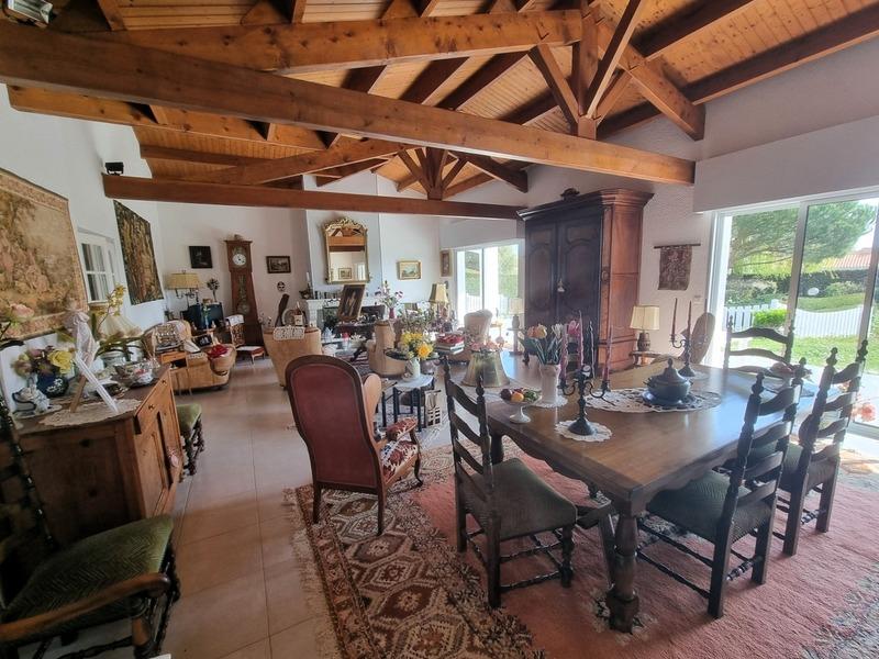 Maison - 179 m² - 6 pièces