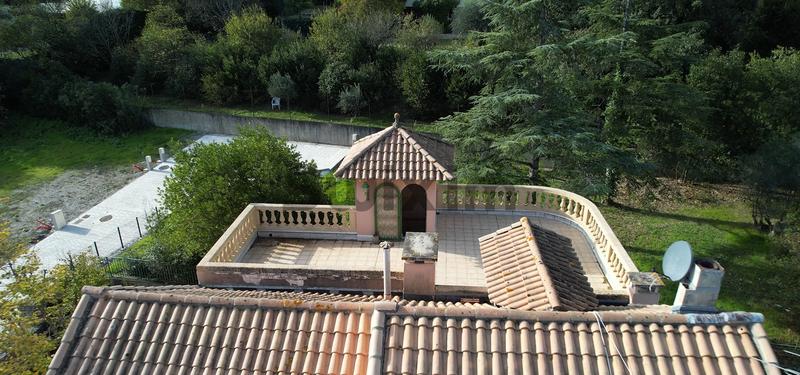 Appartement - 181 m² - 7 pièces