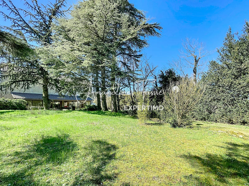 Maison - 204 m² - 6 pièces