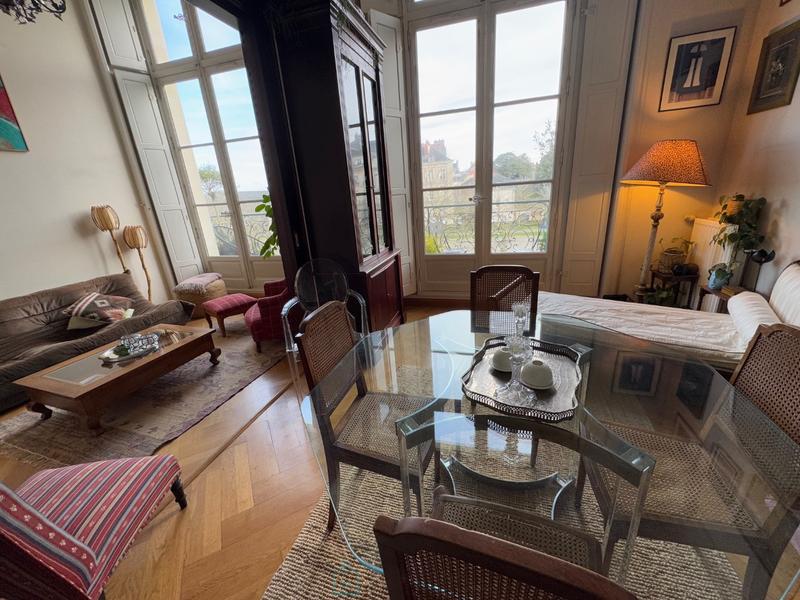 Appartement bourgeois - 78 m² - 3 pièces