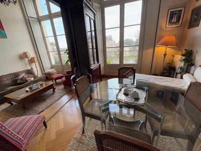 Appartement bourgeois - 78 m² - 3 pièces