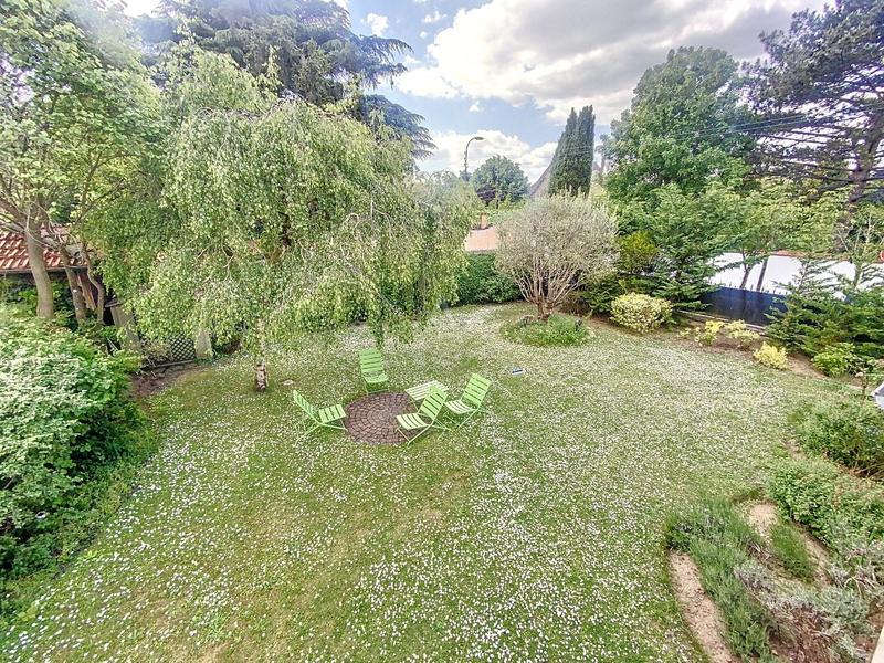 Maison - 204 m² - 7 pièces