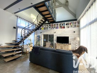 Maison - 211 m² - 9 pièces