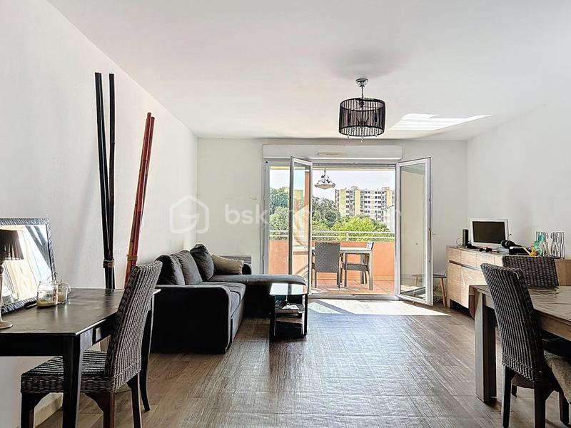 Appartement - 81 m² - 3 pièces