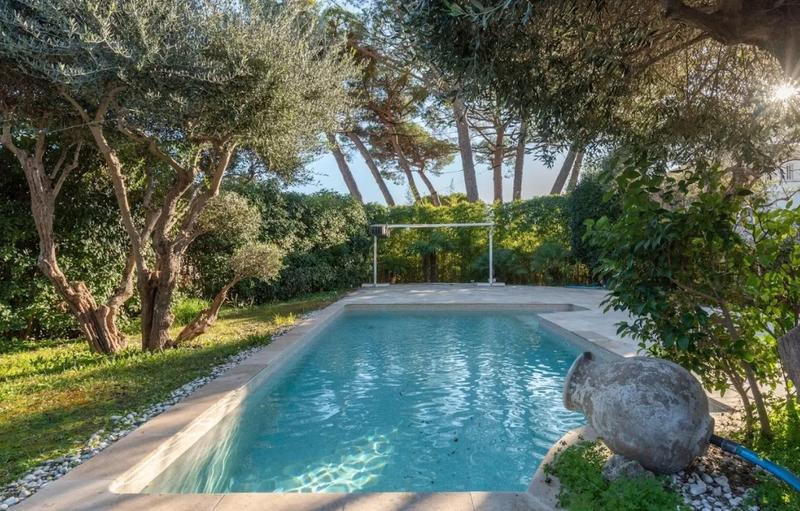 Villa - 225 m² - 6 pièces