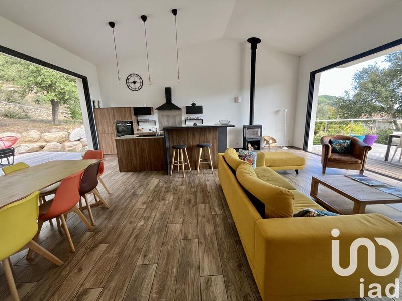 Maison - 140 m² - 5 pièces