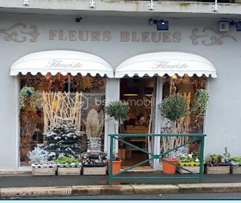 Local commercial - 150 m² - 6 pièces