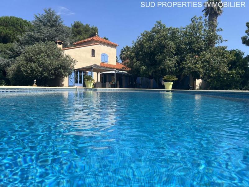 Propriété - 315 m² - 9 pièces