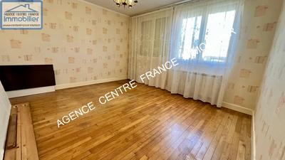 Maison - 99 m² - 5 pièces