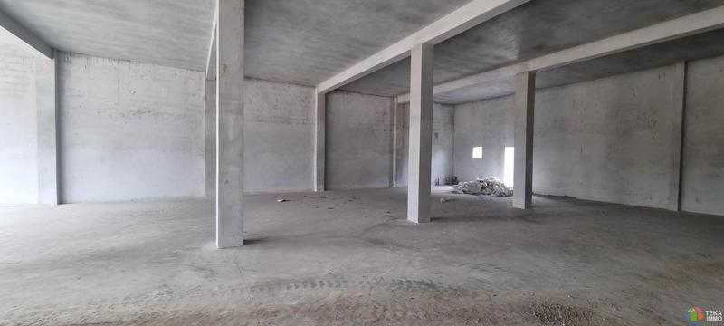 Local commercial - 300 m² - 1 pièce