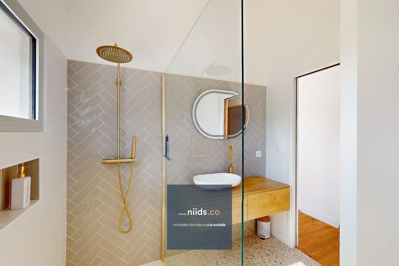 Maison - 189 m² - 5 pièces