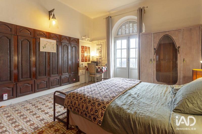 Maison - 331 m² - 8 pièces