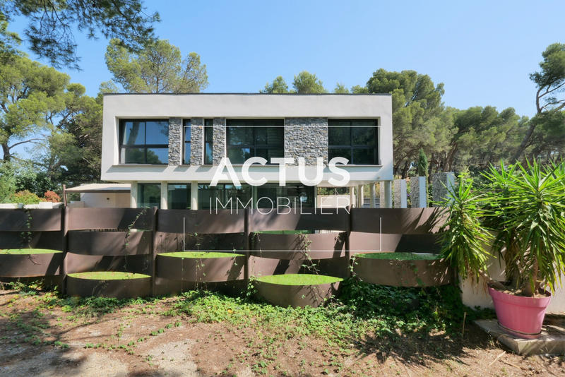 Maison - 122 m² - 5 pièces