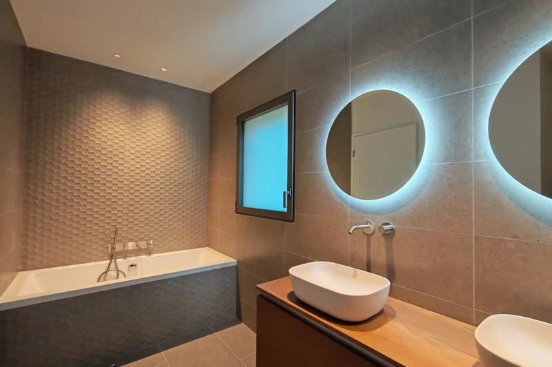 Maison - 209 m² - 6 pièces